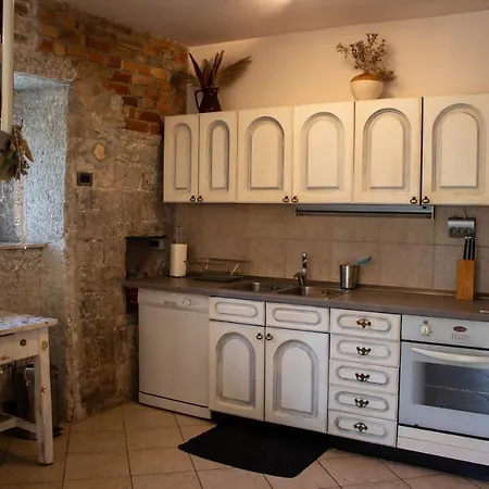 Villa Cindro Walled-Off Sea Front Historical Hse Willa *