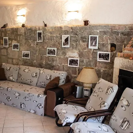 Villa Cindro Walled-Off Sea Front Historical Hse Willa Podstrana
